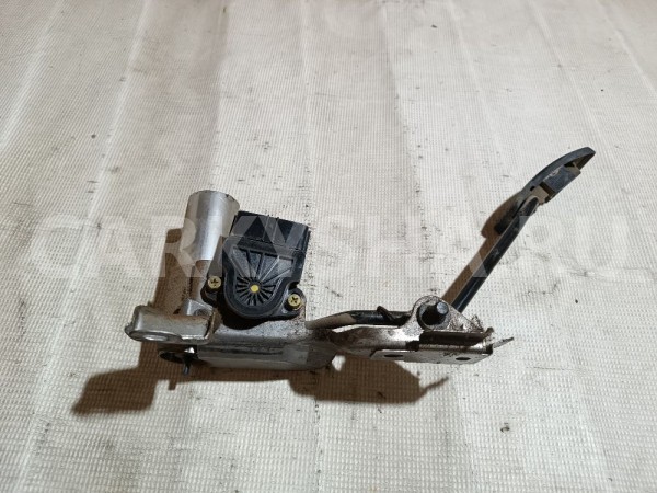 Педаль газа Mitsubishi Dingo 