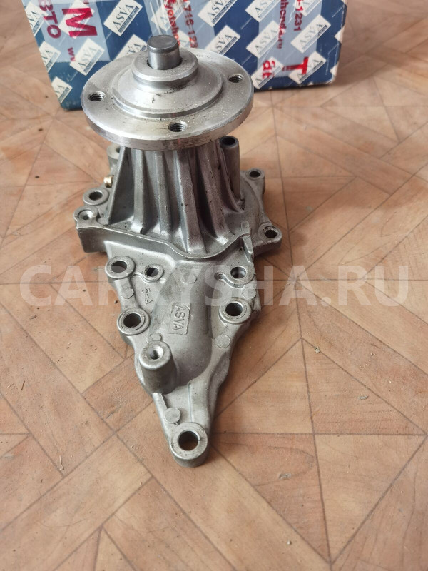 Насос водяной (помпа) Toyota Aristo оригинальный номер 1611049095