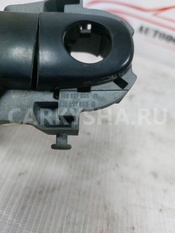 Ручка двери передн наружн левая Volkswagen GolfMk5 Volkswagen Golf оригинальный номер 5J0837885B