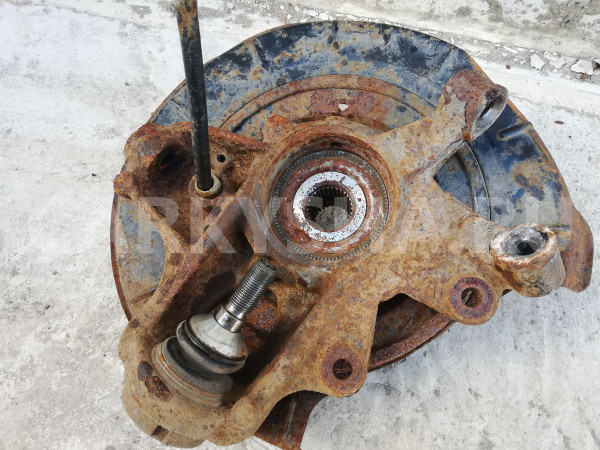 Кулак задний левый Mercedes-Benz M-класс W164 (2005—2008) Mercedes-Benz M-klasse оригинальный номер A1643501308