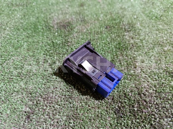 Кнопка аварийной сигнализации Rover 200 