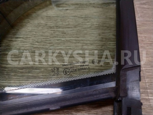 Стекло двери передней левой (форточка) Peugeot 3008 