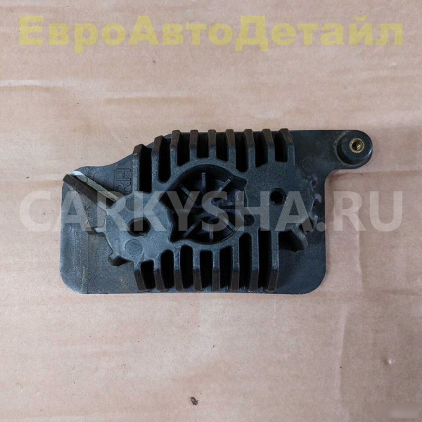 Поддомкратник левый правый Range Rover L460 / L461 Land Rover Range Rover оригинальный номер LR153568