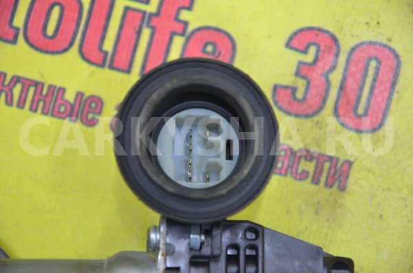 Стеклоподъемник электр. задний правый Toyota Auris 