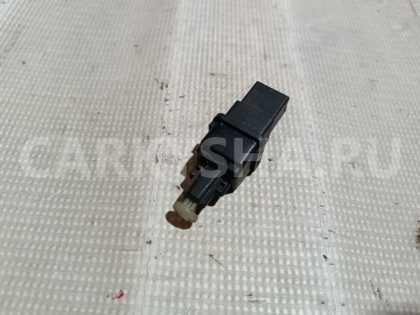 Датчик включения стопсигнала Nissan Primera 