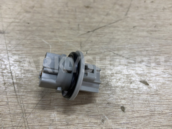 Патрон Lexus GX II Рестайлинг 2 оригинальный номер 90075-60028