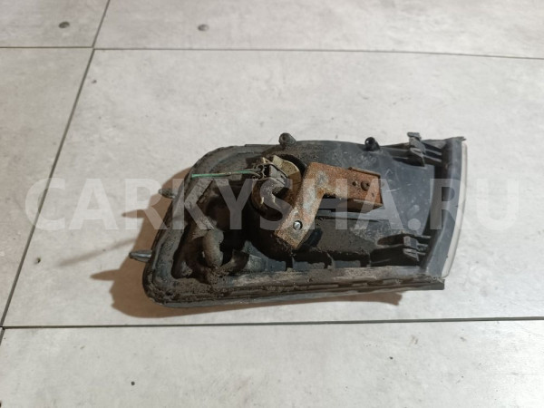 Поворотник правый Mitsubishi i оригинальный номер MB831612