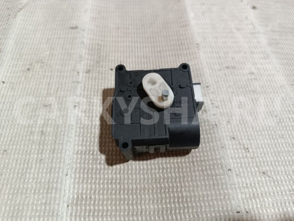 Моторчик заслонки отопителя Toyota Avensis 