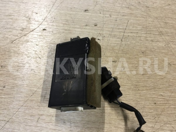 Блок управления задней шторкой Toyota Camry VII (XV50) оригинальный номер 85911-06040