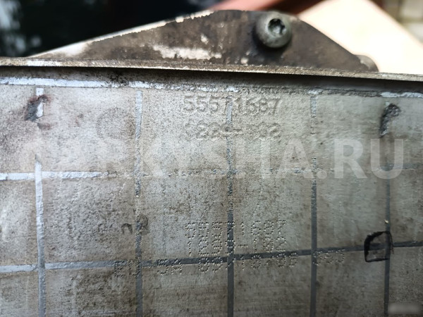 Радиатор масляный теплообменник Опель Астра J Chevrolet Cruze оригинальный номер 55571687