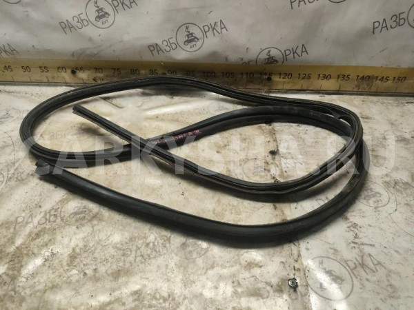 уплотнитель крышки багажника  Ford Fiesta Mk5 Ford Fiesta 