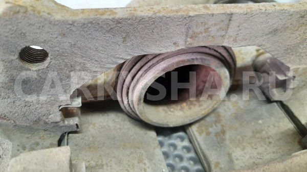 Суппорт передний правый Chery Tiggo T11 Chery Tiggo (T11) оригинальный номер T11-3501060BA