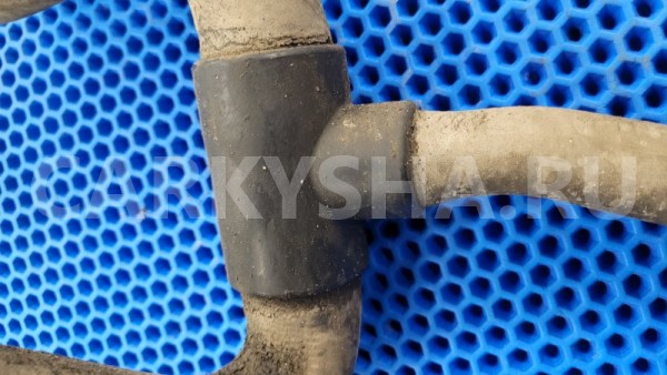 Патрубок системы охлаждения Renault Logan 2015 215014643R L8MV K7MA812 Renault Logan 