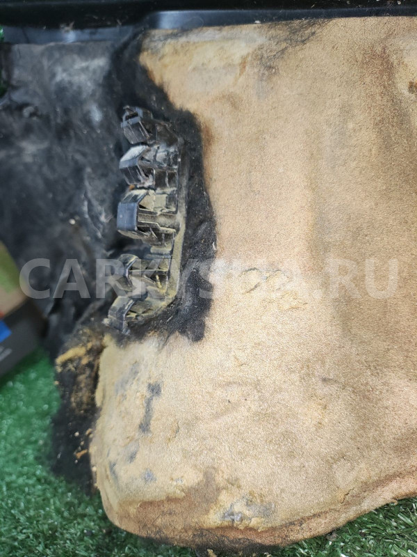 Водосток Audi Q7 Audi 200 оригинальный номер 4L0819511