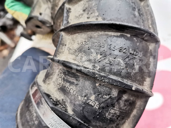 Патрубок воздушного фильтра Mercedes Viano W639 Mercedes-Benz Vito оригинальный номер A6395282582