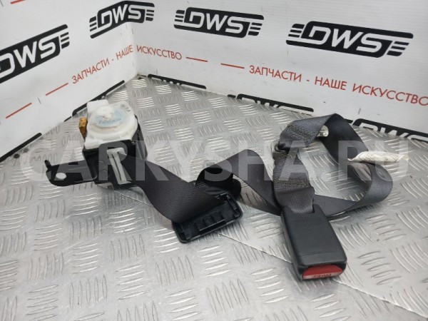 Ремень безопасности задний центральный Lexus IS 
