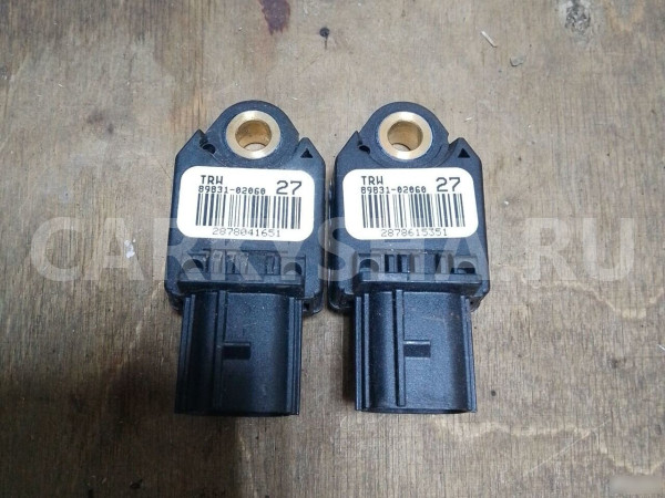 Датчик удара боковой Toyota Corolla Auris Toyota Auris оригинальный номер 89831-02060