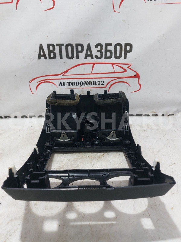 Рамка магнитолы Hyundai Getz I Hyundai Getz оригинальный номер 847401C550WK