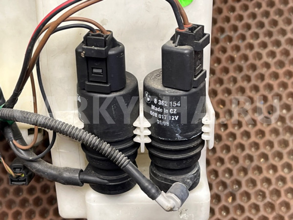 Бачок стеклоомывателя BMW X3 оригинальный номер 61 66 3 403 211, 61 66 3 403 211, 61663403211, 3403211, 67 12 8 362 154, 67128362154, 8362154, 67 12 0 154 873, 67120154873, 0154873, 67 12 8 377 612, 67128377612, 8377612