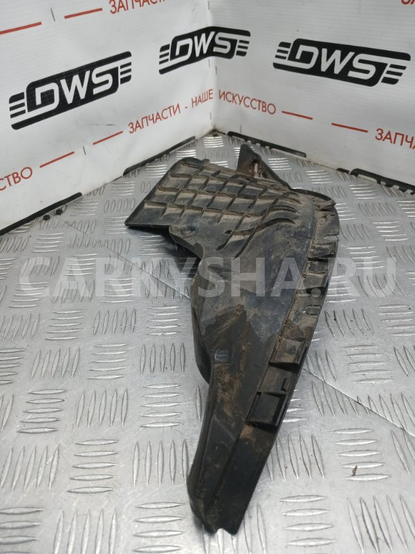 Подкрылок Mazda Demio 