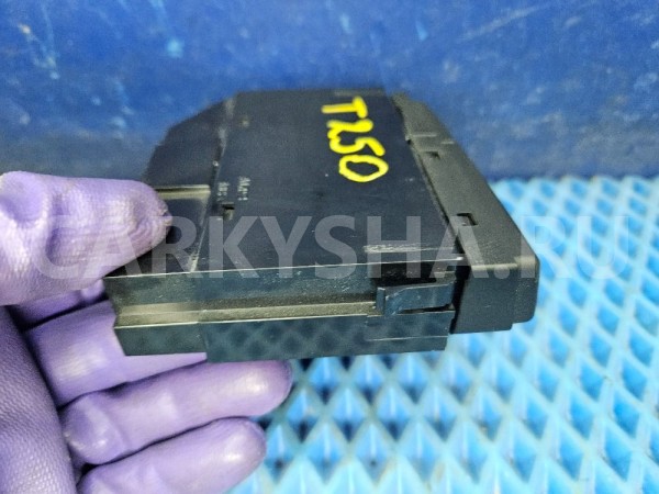 Кнопка обогрева заднего стекла Toyota Avensis T250 Toyota Avensis оригинальный номер 84790-05130