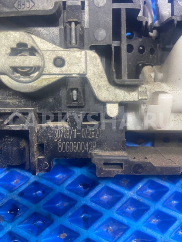 Ручка двери наружная Renault Megane III (2008—2014) Renault 14 оригинальный номер 806060042r
