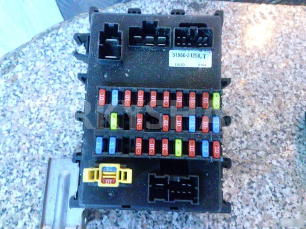 Блок предохранителей Ниссан Альмера Классик Nissan Almera Classic оригинальный номер 2435095F0D