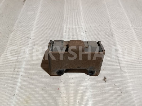 Кронштейн редуктора Suzuki Grand Vitara 