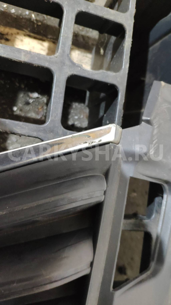 Решетка радиатора Skoda Roomster 2006> Skoda Roomster оригинальный номер 5J0853668C